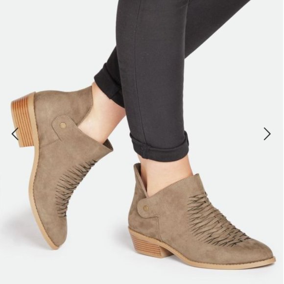NWOT Justfab Ankle Bootie - Picture 6 of 6